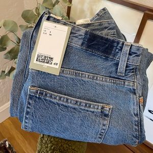 H&M Relaxed Tapered High Jeans (Size 4)